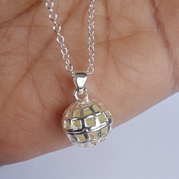 Silver Plated Pendant & Round Basket Weave Cage - Picture 1 of 13